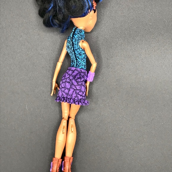 Monster High Robecca Steam Dance Class Doll - Picture 4 of 9
